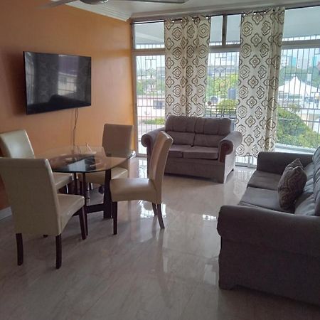 Rooms By The Pool Kingston Ngoại thất bức ảnh